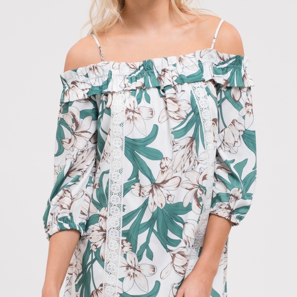 New Blu Pepper Floral cold shoulder Dress Green White Lillys Medium Short